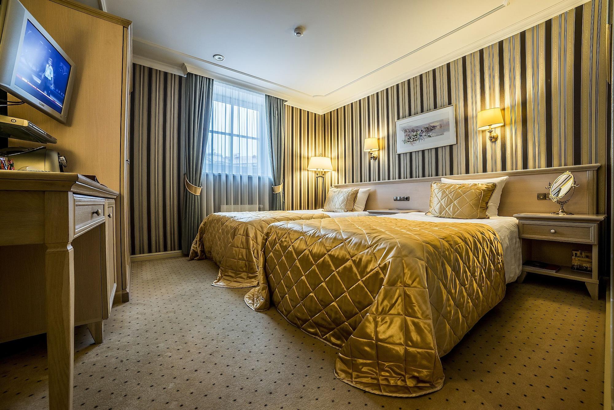 Imperial & Restaurant Hotel